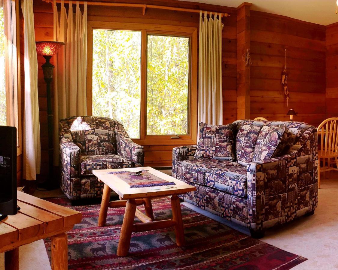 Mica Mountain Lodge & Log Cabins Tete Jaune Cache Exterior photo