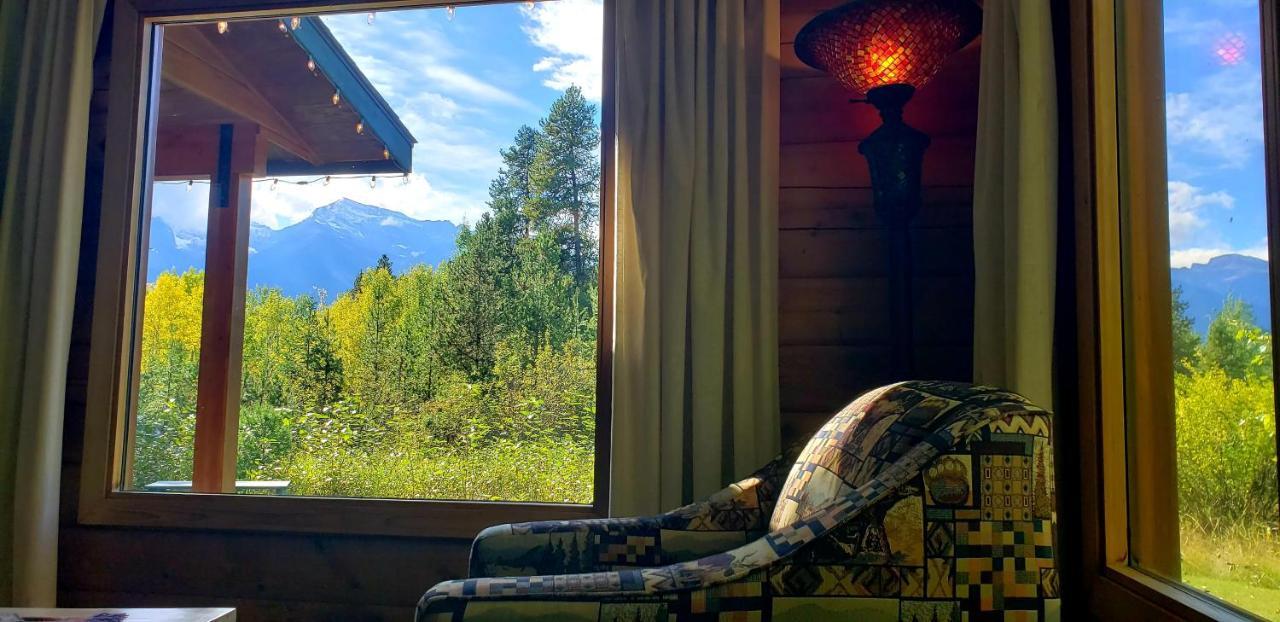 Mica Mountain Lodge & Log Cabins Tete Jaune Cache Exterior photo